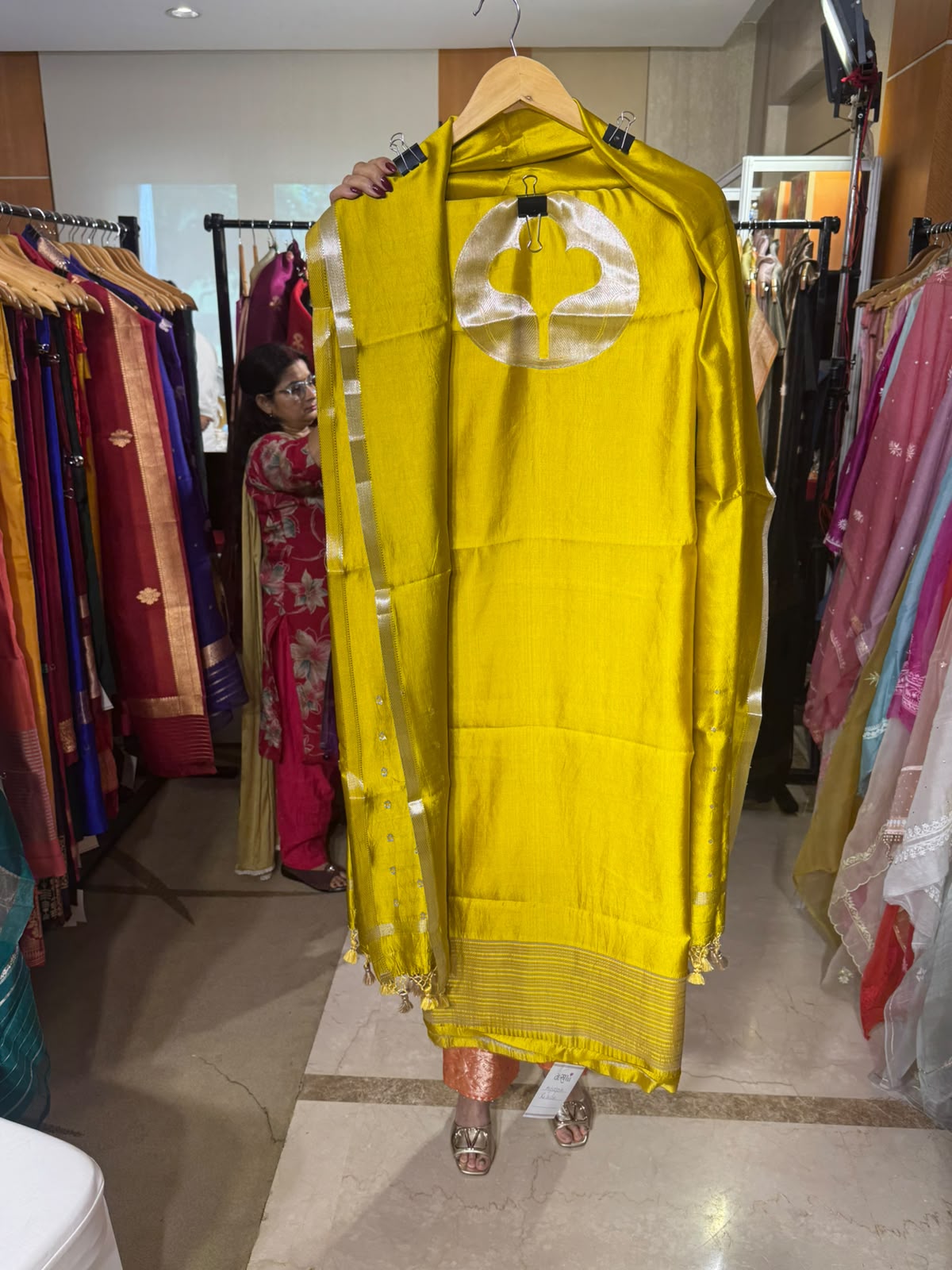 Lime Green with Silver Zari by Aurunii, product AU-SE-014 original product photograph